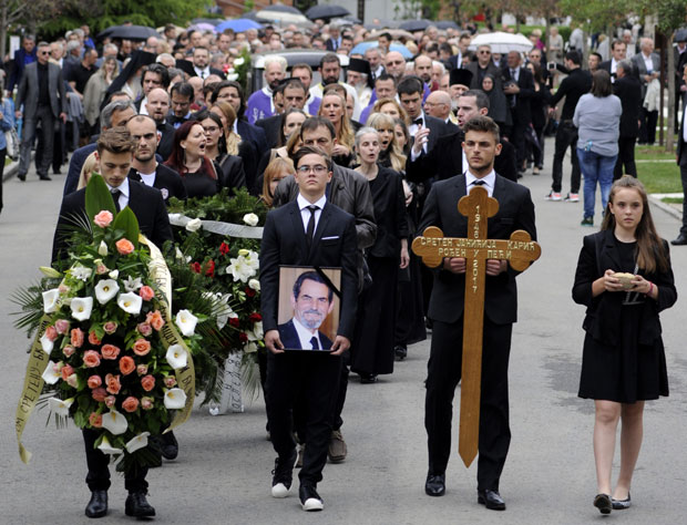 Сретен испраћен уз звуке Тишине (ФОТО)